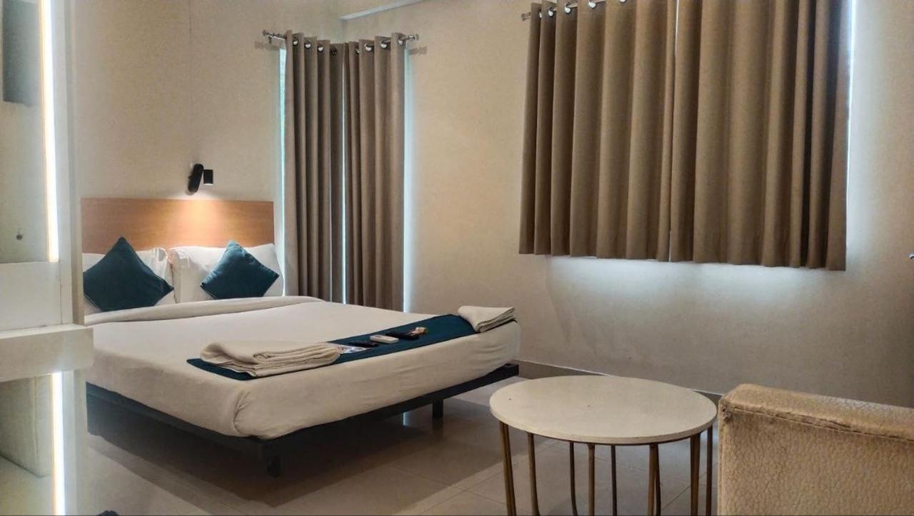 Hotel Mayfair Tower Kalkuta Zewnętrze zdjęcie