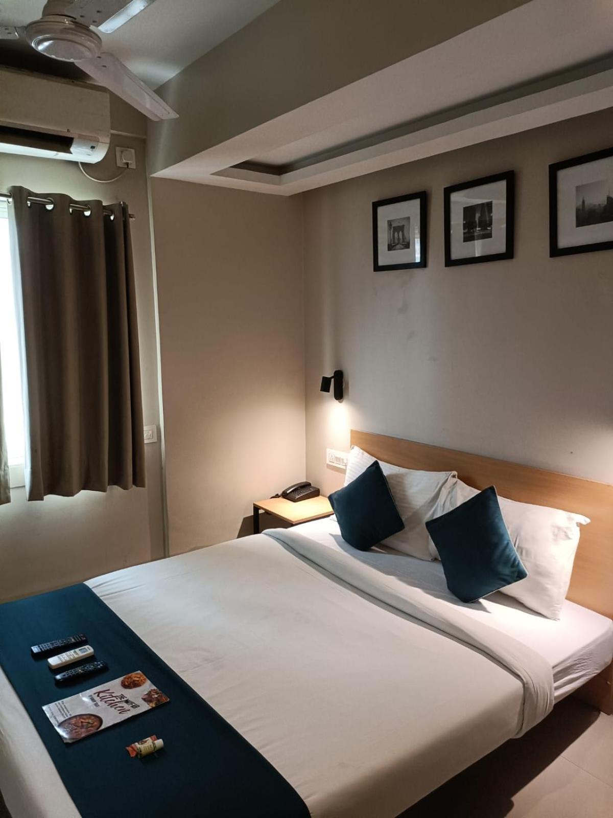 Hotel Mayfair Tower Kalkuta Zewnętrze zdjęcie